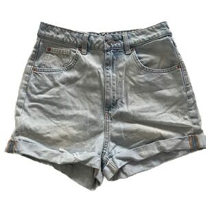 H&M DIVIDED Women’s Light Wash Denim Shorts - Size 6